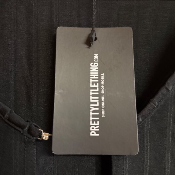 Black Long-Sleeve Ribbed Cropped Top With Chain Detail - PrettyLittleThing - UK - Picture 5 of 7